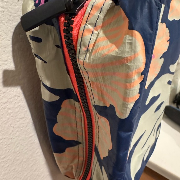 ALOHA COLLECTION Dopp Kit - Picture 6 of 8